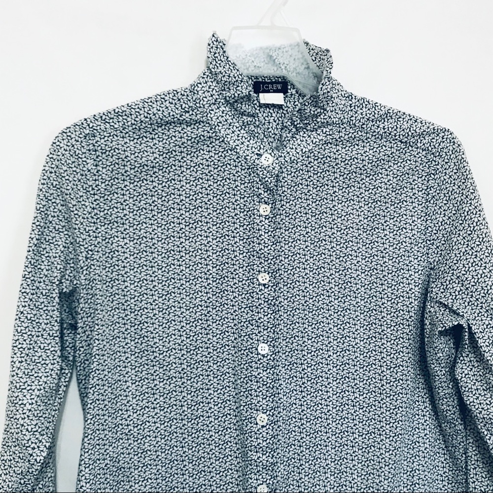 🍍3/$22 J CREW button floral shirt mandarin collar